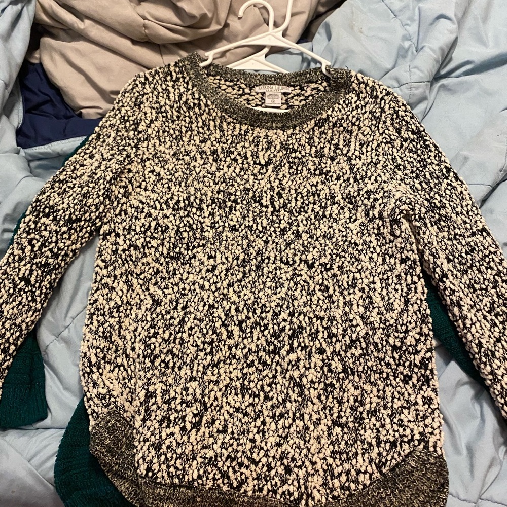 Black and white Sweater